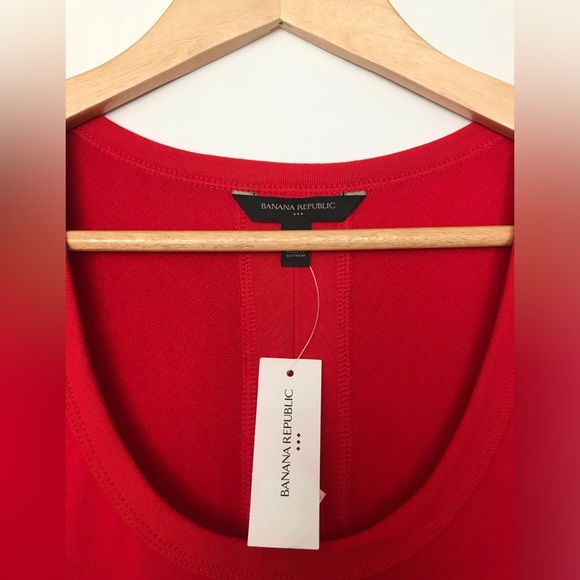 Beautiful Banana Republic Red Top! New with Tags! - Picture 2 of 12